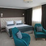 Cherno Hotell 4*
