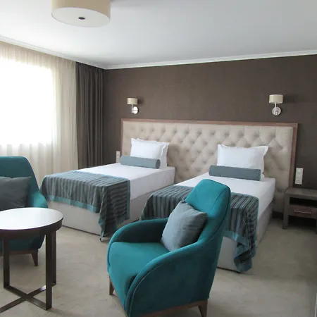 Cherno 4* Warna