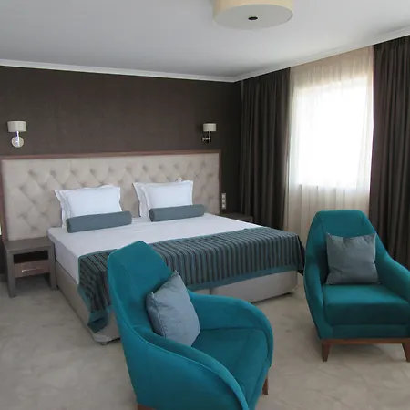 Cherno Otel 4*
